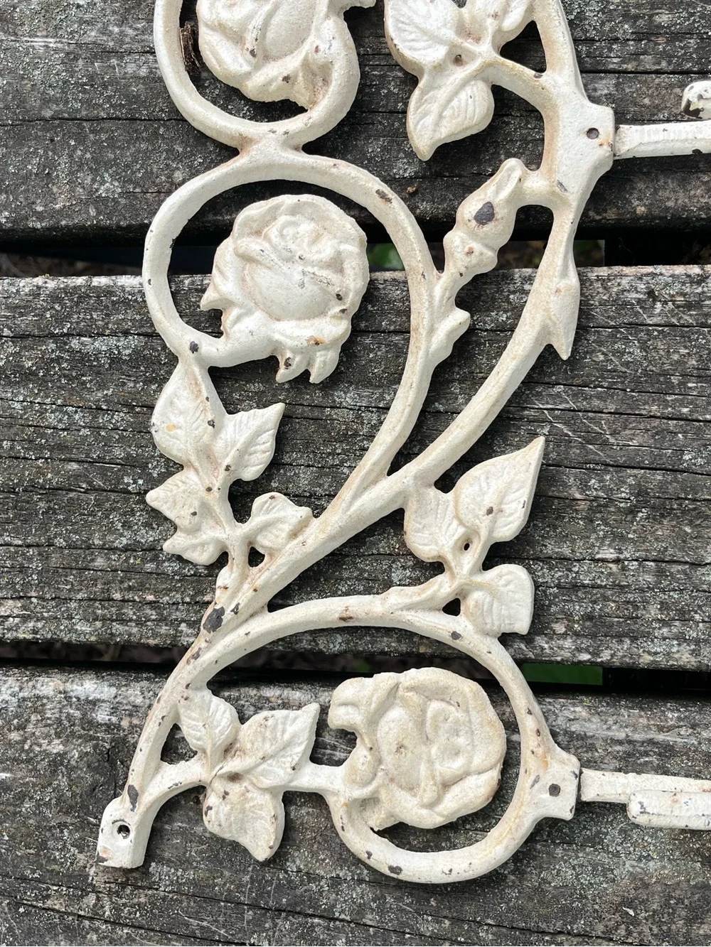 Vtg Cast Iron Wall Hook Rack 20 1/2” x 8 1/2” Shabby Rustic Farmhouse Floral